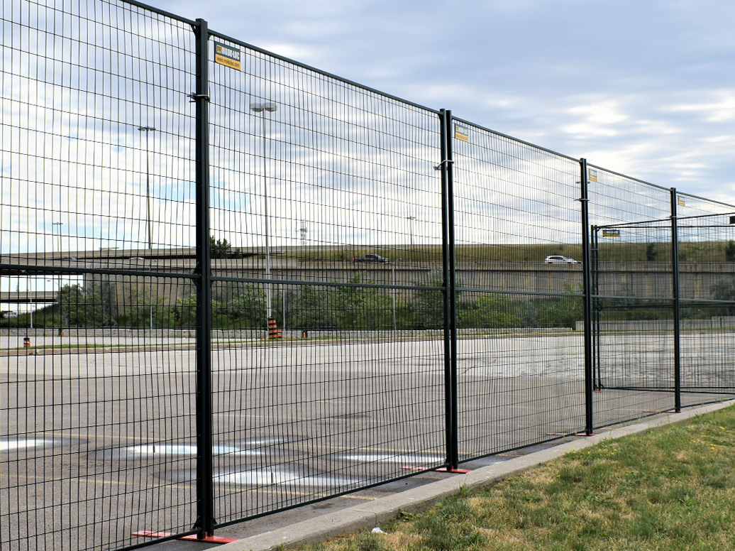 Panneaux de clôture à revêtement en poudre vert de 8 pi